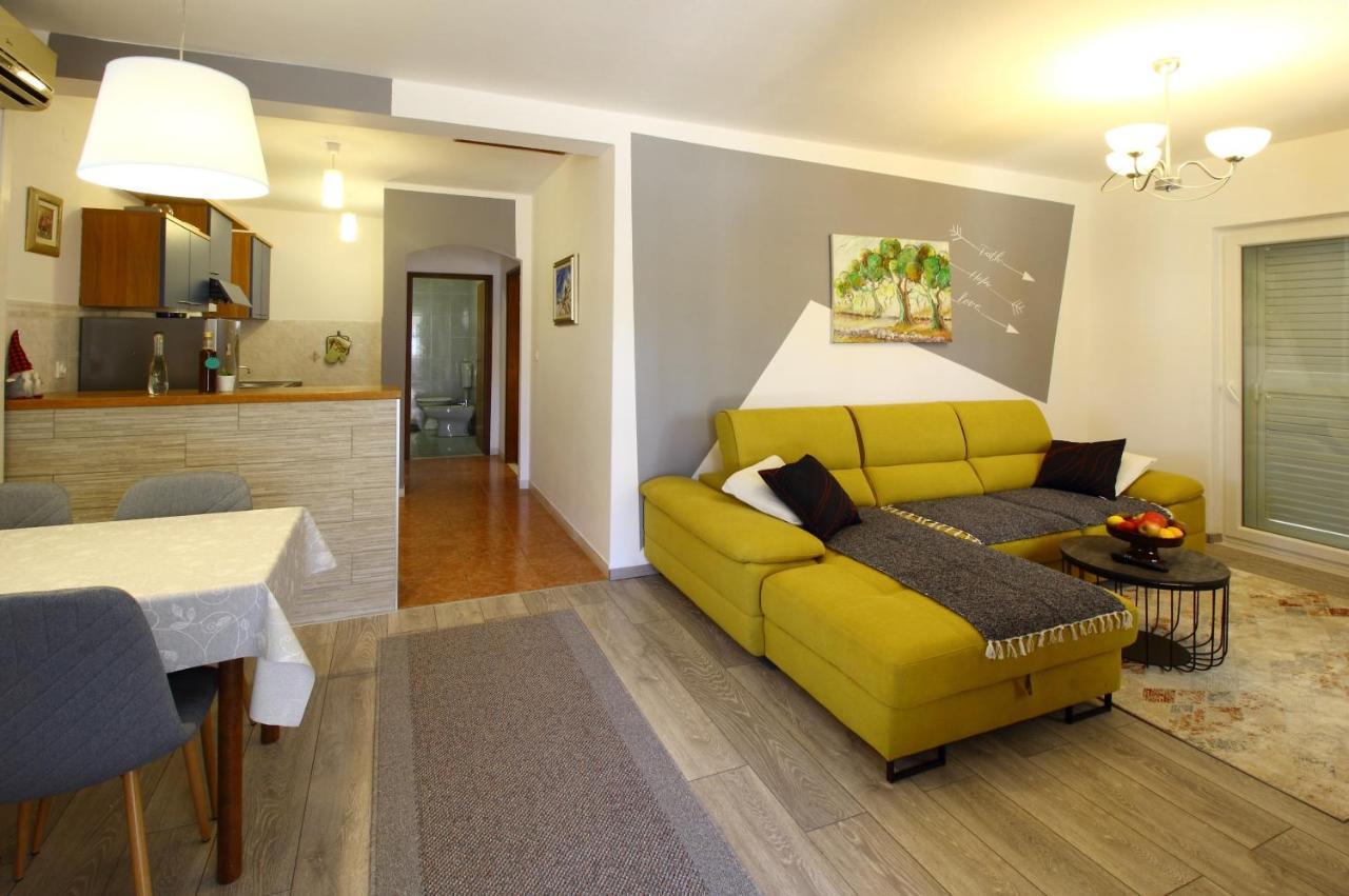 Apartment Marita Cilipi Bagian luar foto